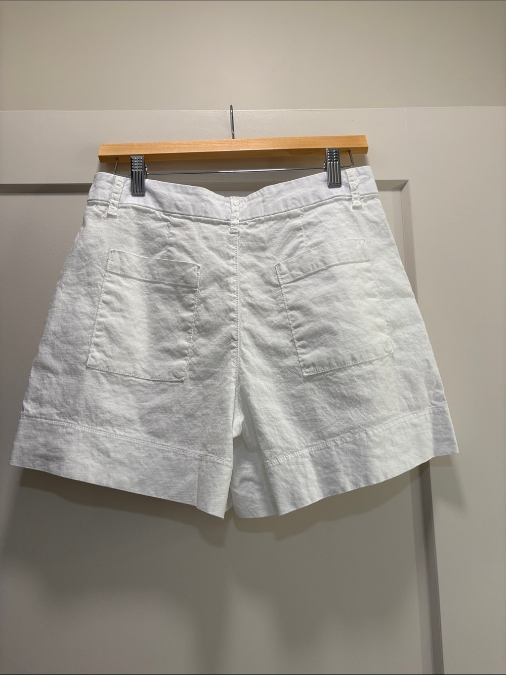 Frank & Eileen WATERFORD 4.5" Walking Short in White—BEAUTIFUL!! Like new! 4 - Picture 7 of 10